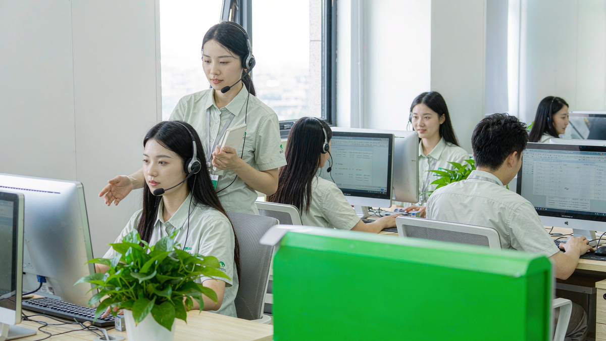 浅谈如何做好热线客服人员的情绪管理