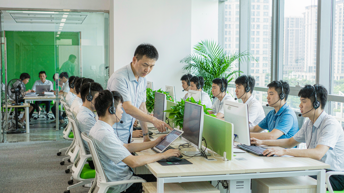 企业上AI客服的最后一公里，缺的是驻场交付能力